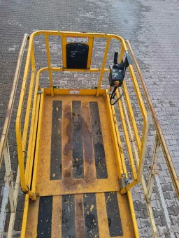 Ножична вишка Haulotte Compact 12  image 9