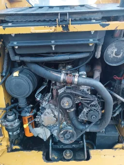 Мини челен товарач Caterpillar 216B3 image 9