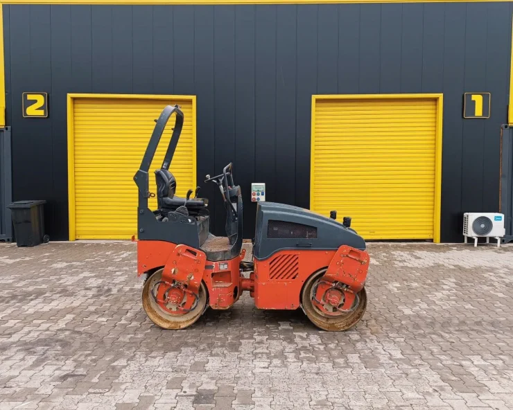 Валяк Bomag BW100AD-4 