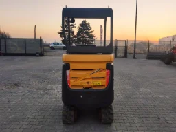 Мини багер Volvo EC15C / 2348 реални мото часа  image 4