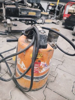 Помпа ел 2 инча 110V за ремонт 