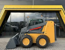 НОВ МИНИ ЧЕЛЕН ТОВАРАЧ 3.5 ТОНА С КАБИНА STAHL SKID SL30JH