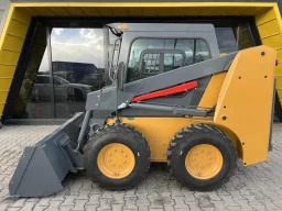 НОВ МИНИ ЧЕЛЕН ТОВАРАЧ 3.0 ТОНА С КАБИНА STAHL SKID SL30J image 4