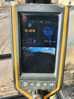 Верижен багер JCB image 11