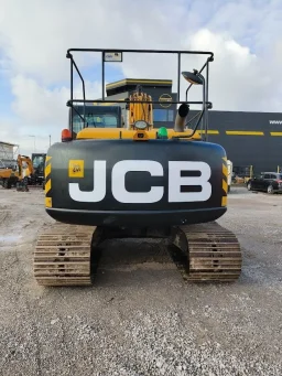 Верижен багер JCB image 4
