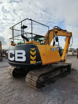Верижен багер JCB image 5