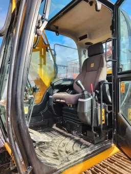 Верижен багер JCB image 9