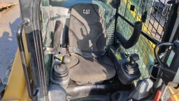 Мини верижен товарач CAT image 11