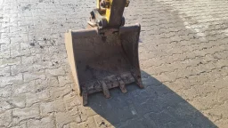 мини багер Komatsu image 9