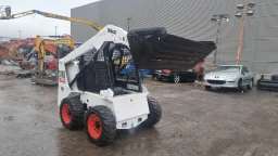 Мини колесен товарач Bobcat image 3