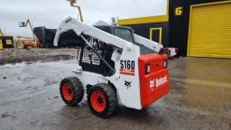 Мини колесен товарач Bobcat image 6