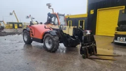 Телескопичен товарач JLG