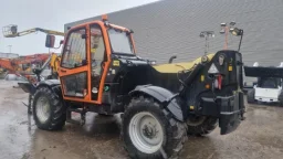 Телескопичен товарач JLG image 2