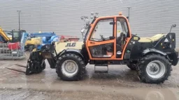 Телескопичен товарач JLG image 9