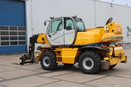 Телескопичен товарач Manitou MRT 2150