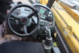 Телескопичен товарач Manitou MRT 2150 image 4
