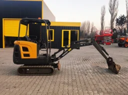 Мини багер Volvo EC15C / 2348 реални мото часа  image 3