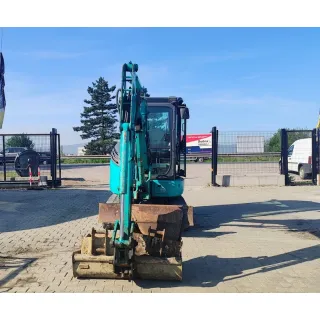 Мини багер Kobelco SK30SR-6E