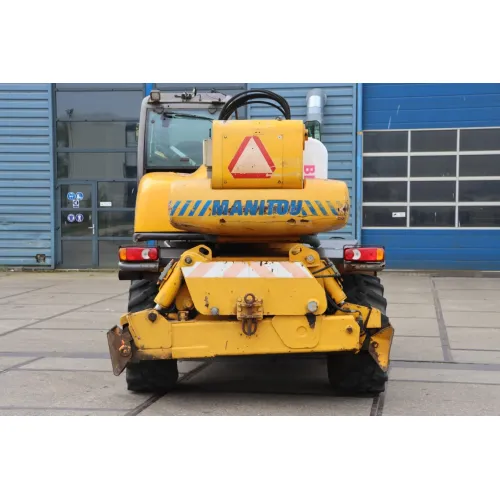 Телескопичен товарач Manitou MRT 2150 image 3