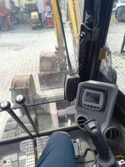 Верижен багер JCB 86C-1 image 1