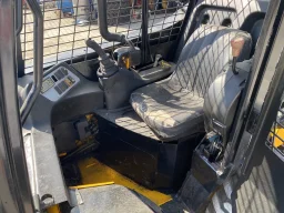 Мини колесен товарач JCB Robot 170 image 10