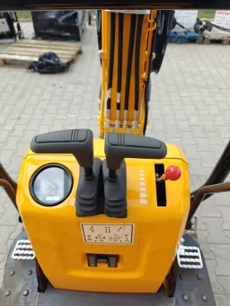 Мини багер Lonking CDM6010 image 1