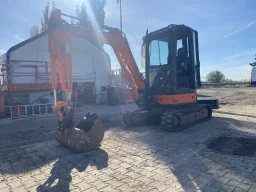Мини багер Hitachi ZX30U-2 image 1
