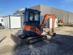 Мини багер Hitachi ZX30U-2 image 5