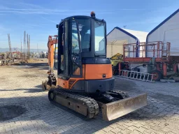 Мини багер Hitachi ZX30U-2 image 7