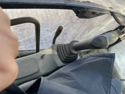 Верижен багер JCB JS330 image 19