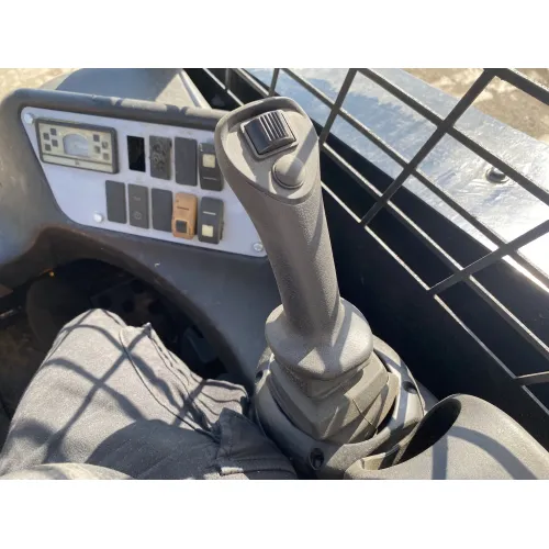 Мини колесен товарач JCB Robot 170 image 13