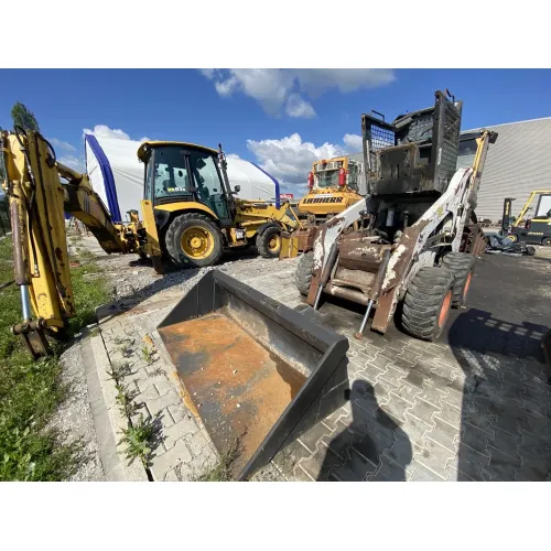 Mини колесен товарач Bobcat S300 image 1