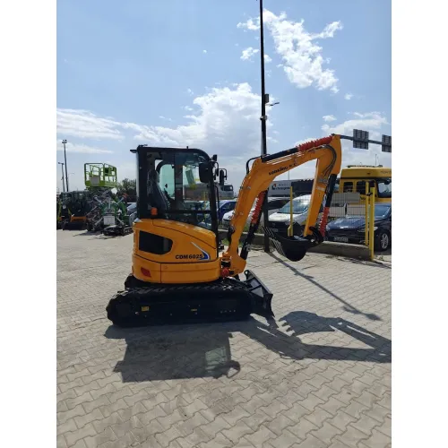 Мини багер Lonking CDM6025 image 2