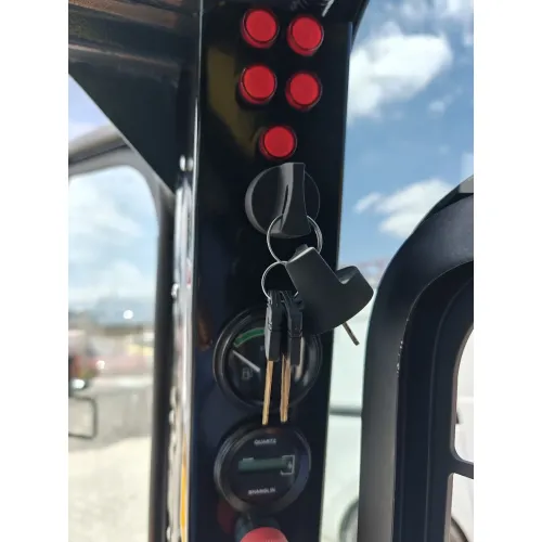 Мини челен товарач Lonking CDM303 image 15