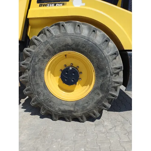 Еднобандажен валяк Bomag BW 216 DH image 6