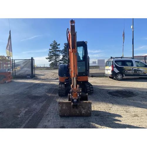 Мини багер Hitachi ZX30U-2 image 2