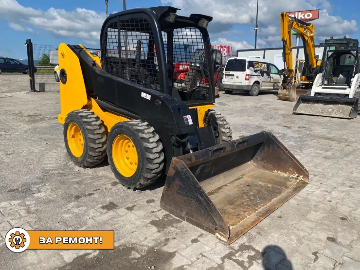 Мини колесен товарач JCB Robot 170