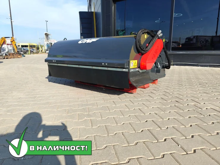 Четка за почистване на пътища CNF SWP150