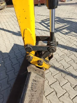 Мини багер JCB 8026 image 9