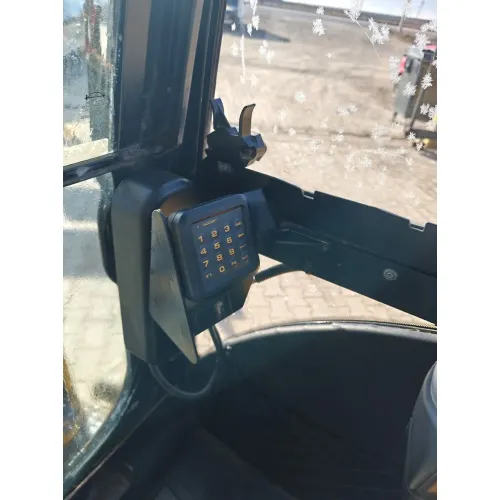 Мини багер JCB 8026 image 16