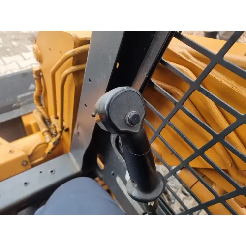 Мини колесен товарач Case 430 image 10