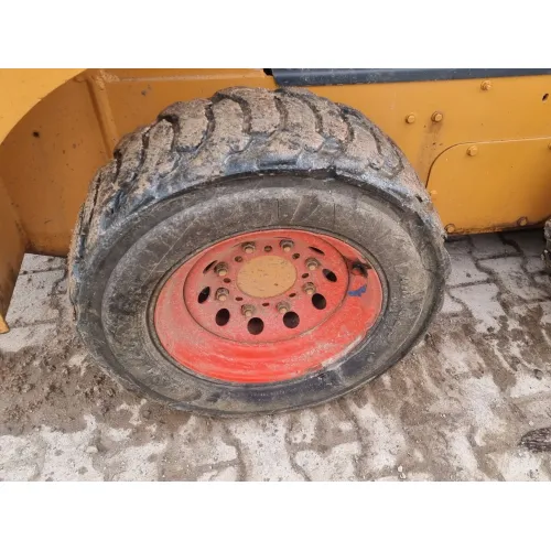 Мини колесен товарач Case 430 image 7