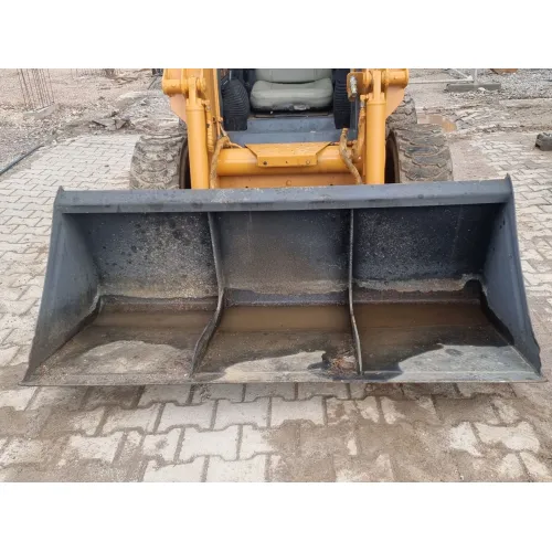 Мини колесен товарач Case 430 image 8