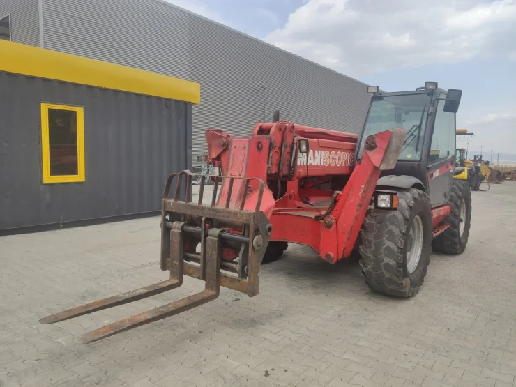 Телескопичен товарач Manitou MT 1740
