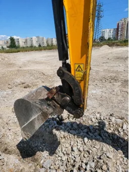 Мини багер JCB 15C-1 image 6