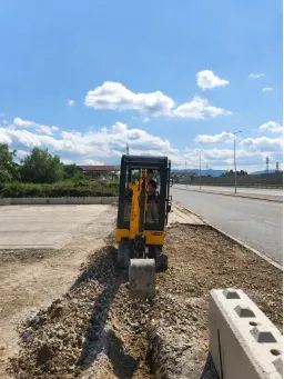 Мини багер JCB 15C-1 image 7