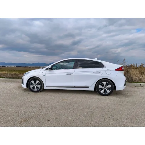 Автомобил Hyundai Ioniq Plug-In Хибрид image 3