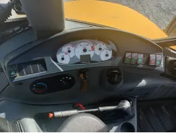 Комбиниран багер New Holland B100 image 11