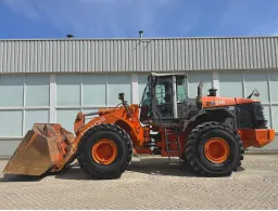 Челен товарач Hitachi ZW130 2011 image 3