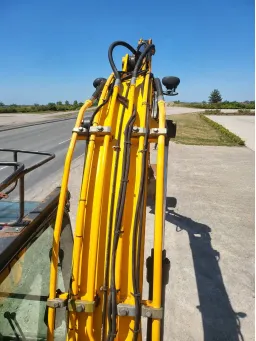 Верижен багер JCB JS130LC image 17